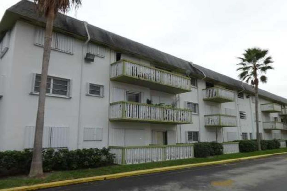 Ola Condominiums