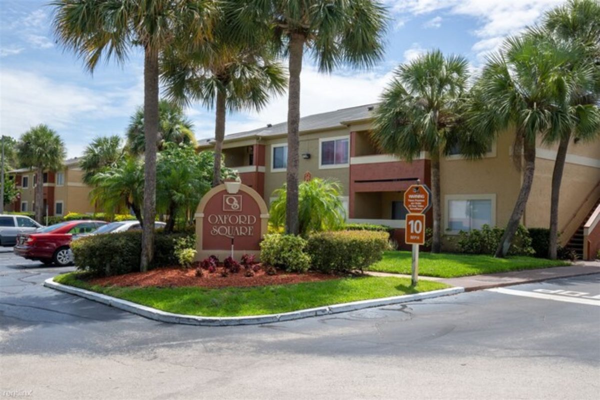 Oxford Square Apartments